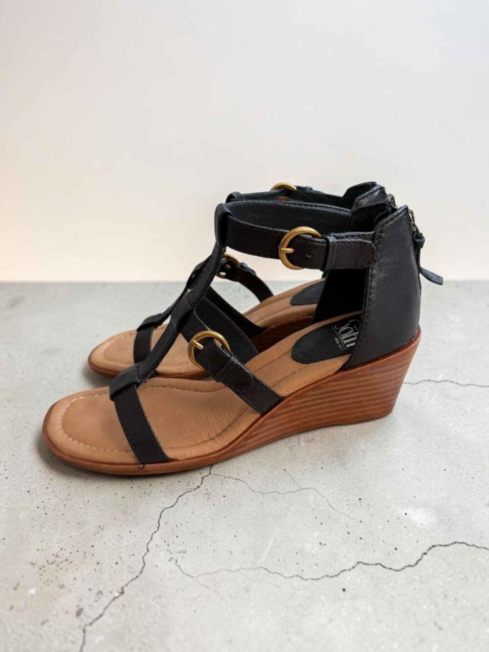SOFFT Black Leather Comfort Wedges Sandals Size 6.5